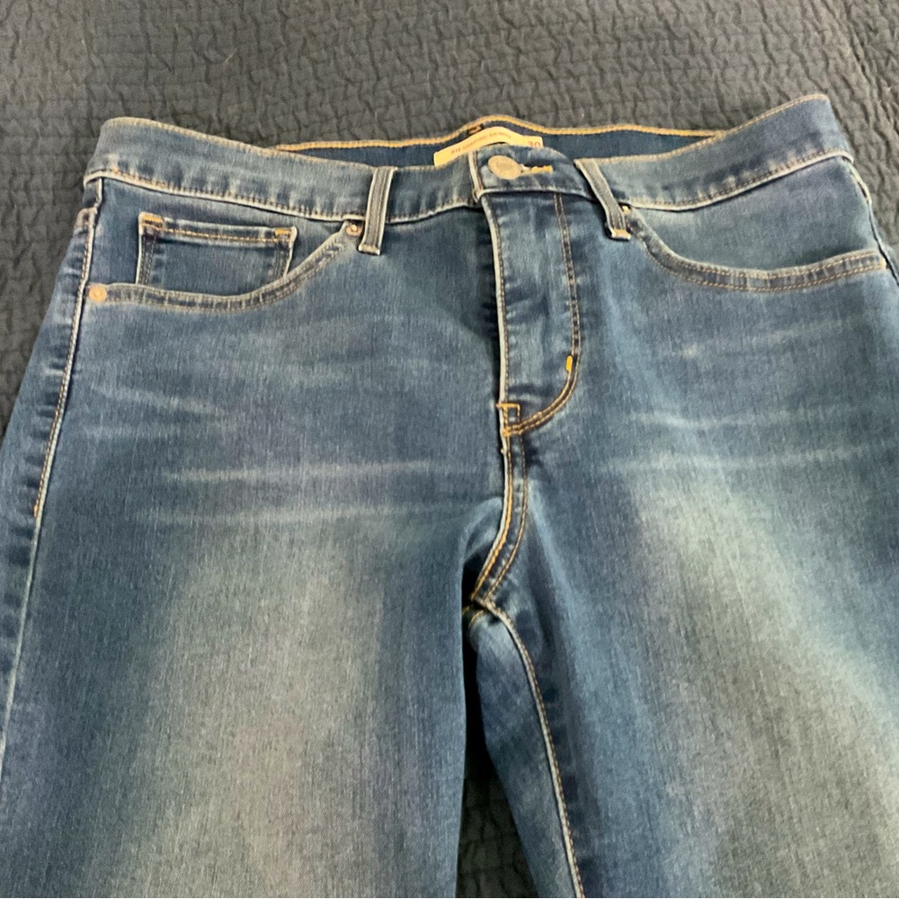 Levi’s straight leg jeans